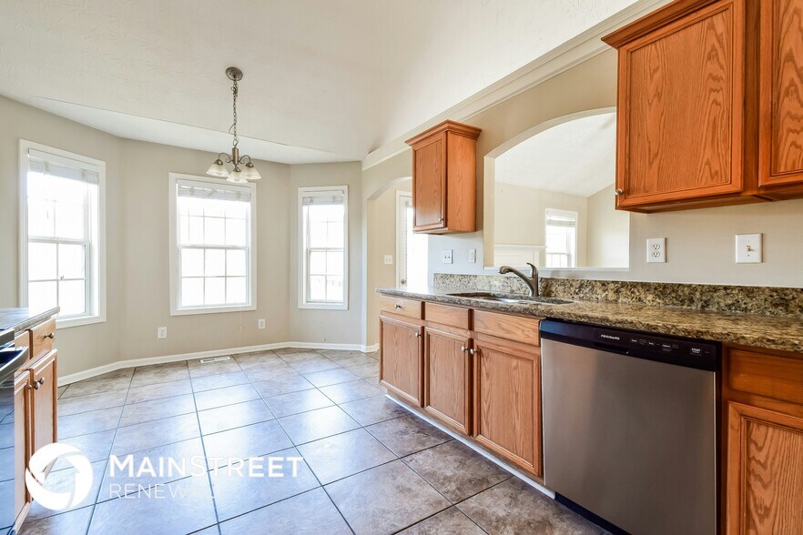 Building Photo - 4910 Wynford Ln