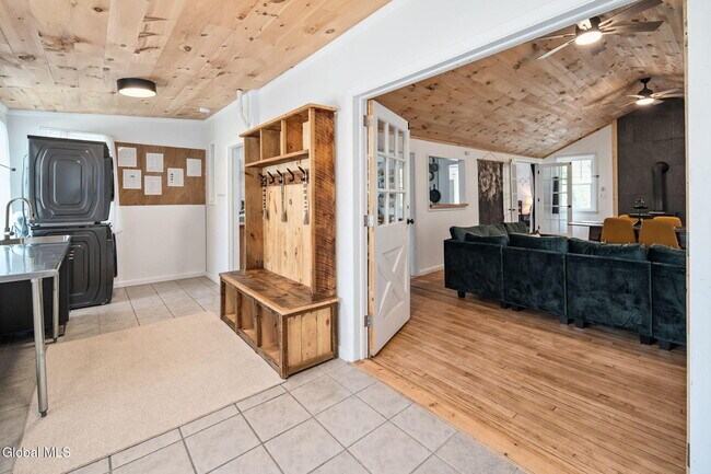 Building Photo - 1136 Enid Rd