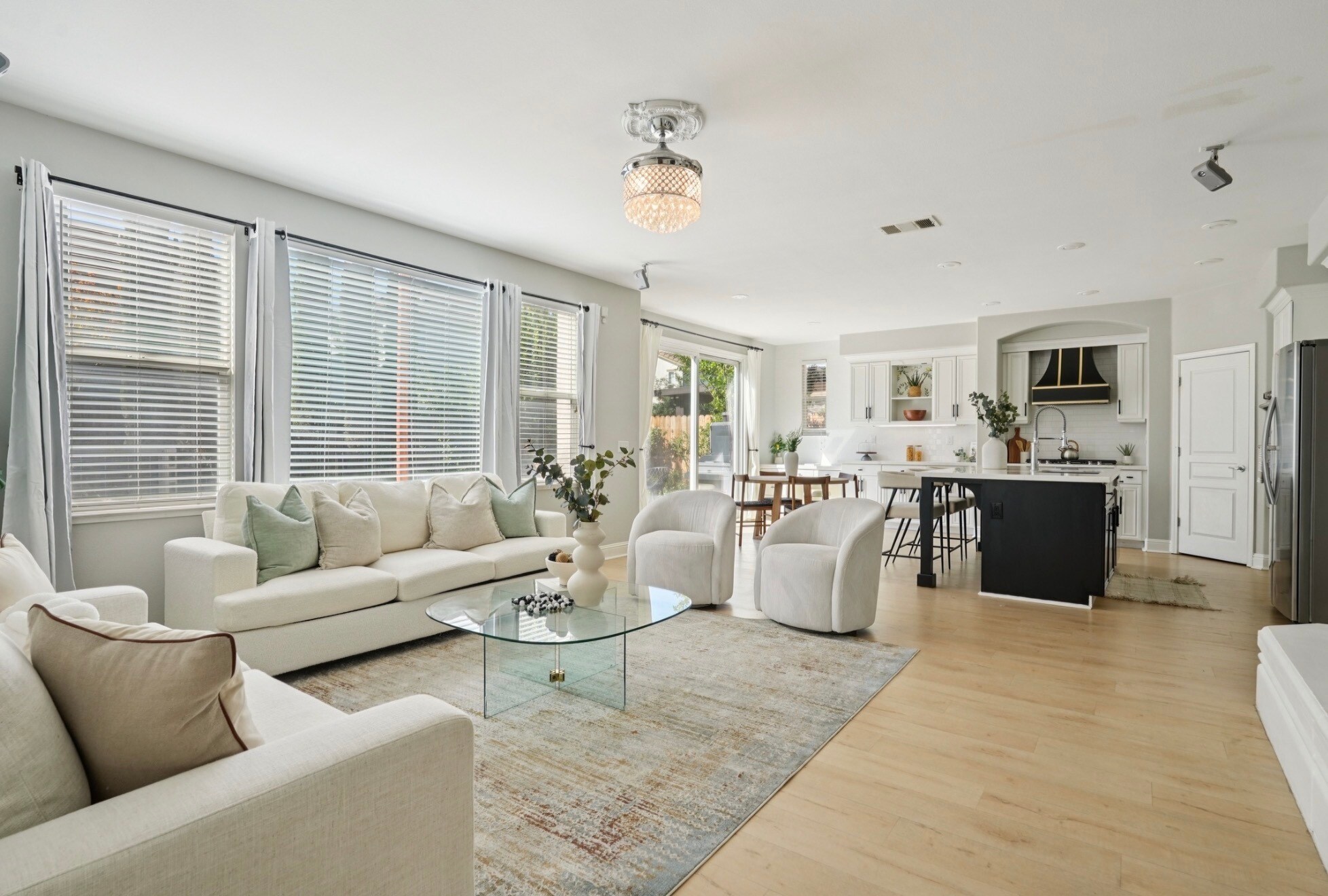 Building Photo - 2070 Katnich Ln