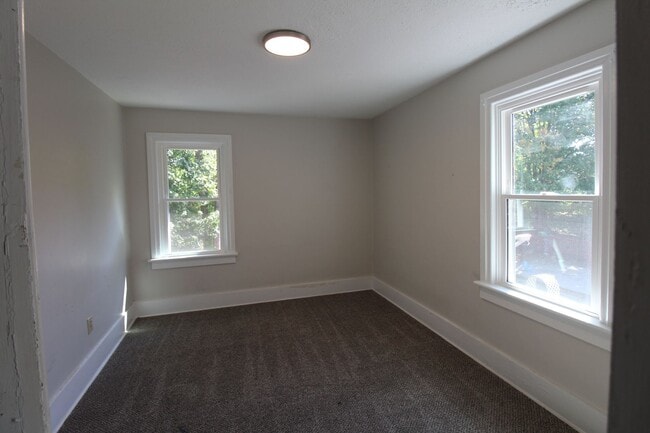 Building Photo - Two Bedroom Duplex