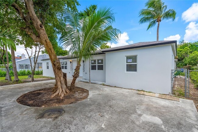 Building Photo - 351 NE 82nd St