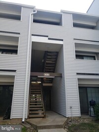 Building Photo - 1639 Carriage House Terrace