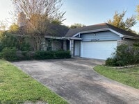 Building Photo - 3002 Avanti Ct