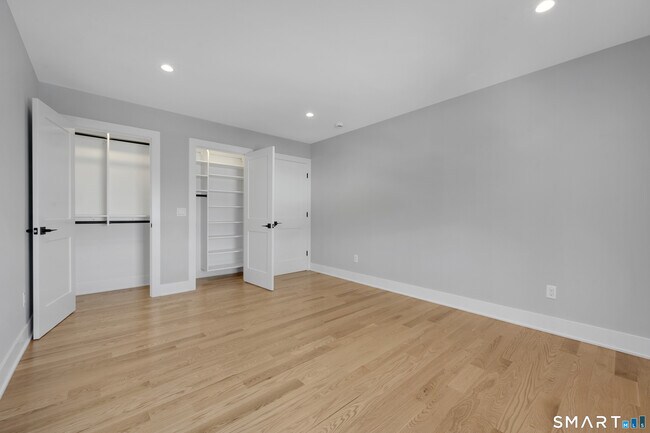 Building Photo - 20 Bouton St