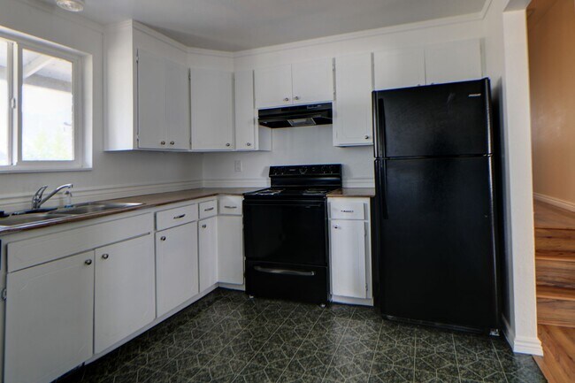 Building Photo - 967 W 2000 N