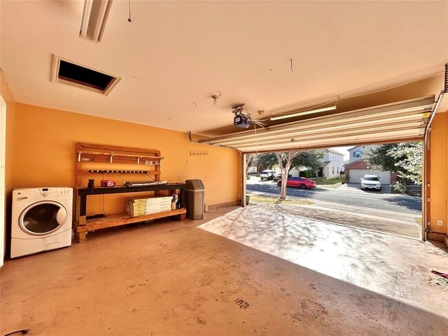 Building Photo - 2011 Ashberry Trail