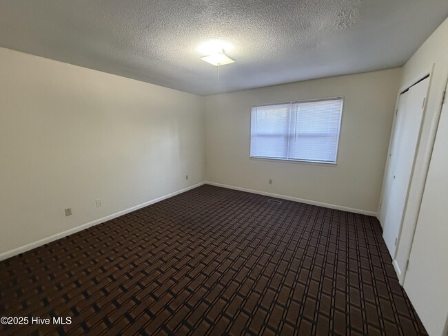 Building Photo - 133 Stratton Pl