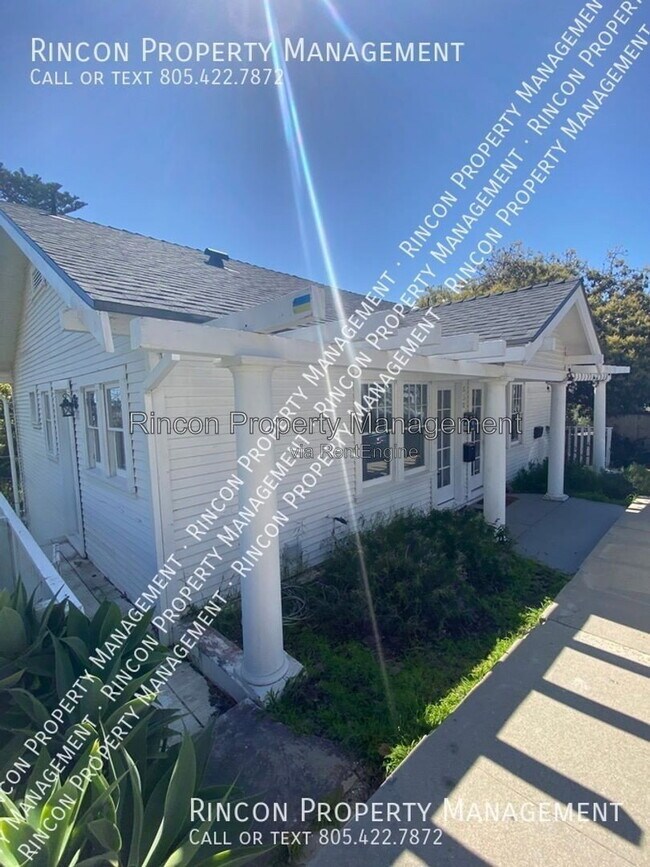 Building Photo - 658 Poli St