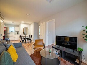 Building Photo - 3601 Anita St