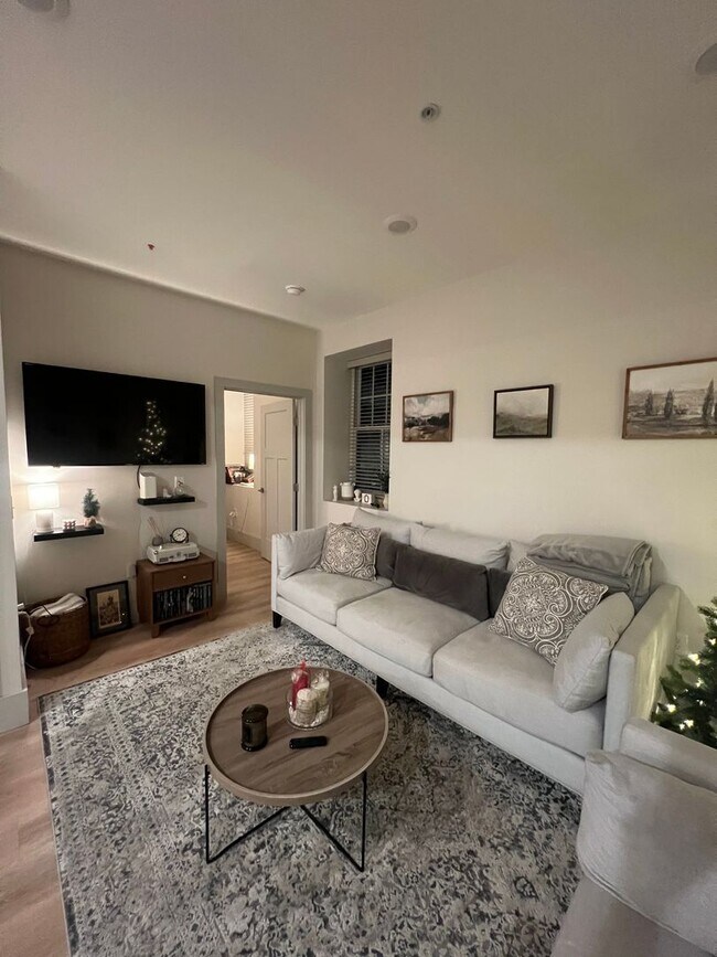 Interior Photo - 2 Thomas Street
