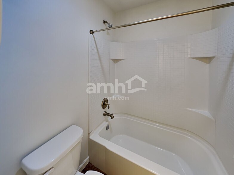 Building Photo - 2753 Justice Pl