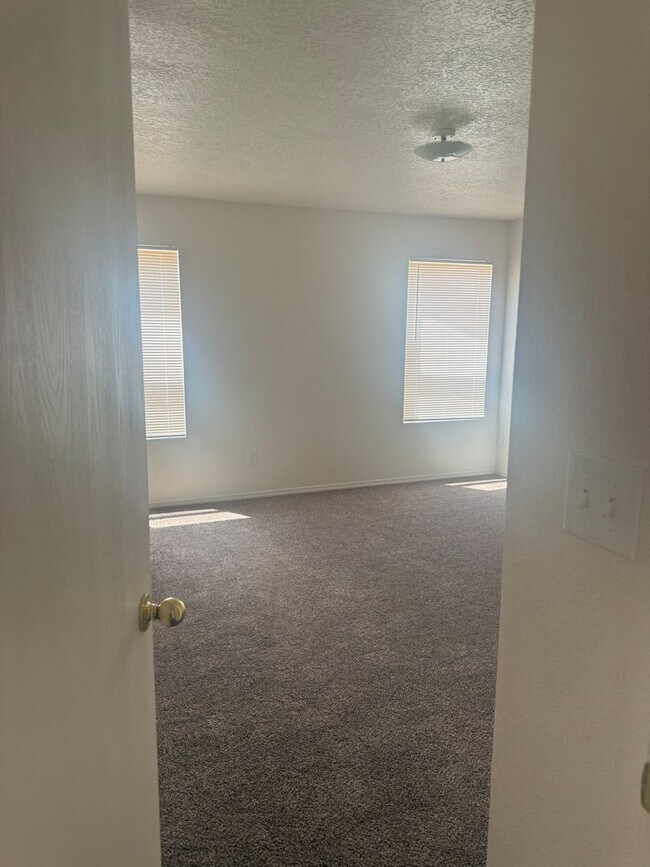Building Photo - 3716 Rancher Loop NE