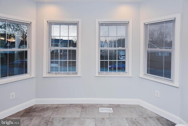 Building Photo - 1303 Port Echo Ln