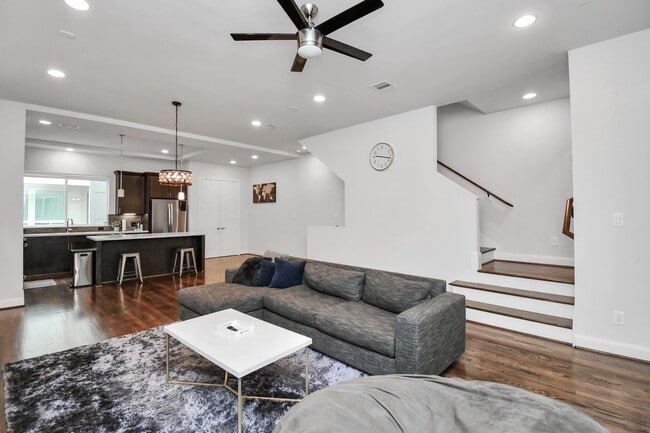 Building Photo - 326 Eado Park Cir