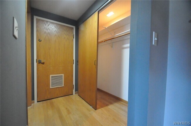 Building Photo - 40 Waterfront Cir