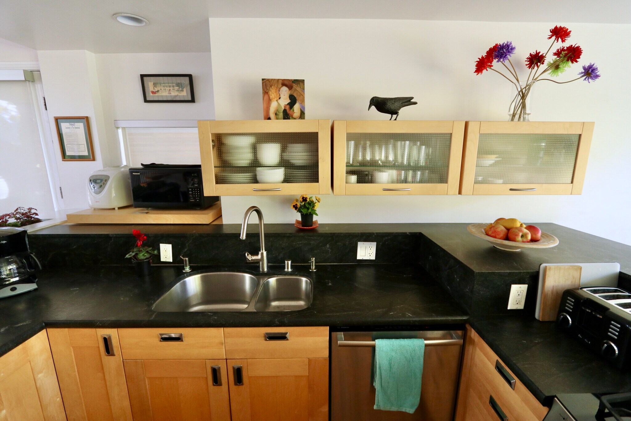 Full kitchen - 1709 Dewey St
