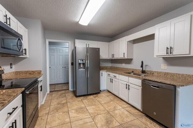 Building Photo - 104 Westminster Way