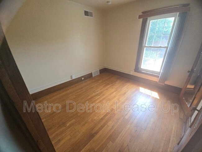 Building Photo - 3759 Columbus St