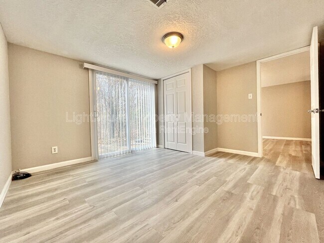Building Photo - 18169 Swiss Dr