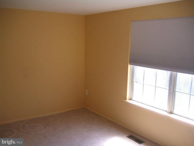 Building Photo - 8444 Georgian Ct