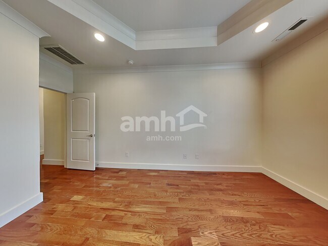 Building Photo - 430 Risen Star Dr