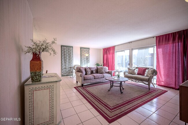 Building Photo - 252 Shadow Mountain Dr