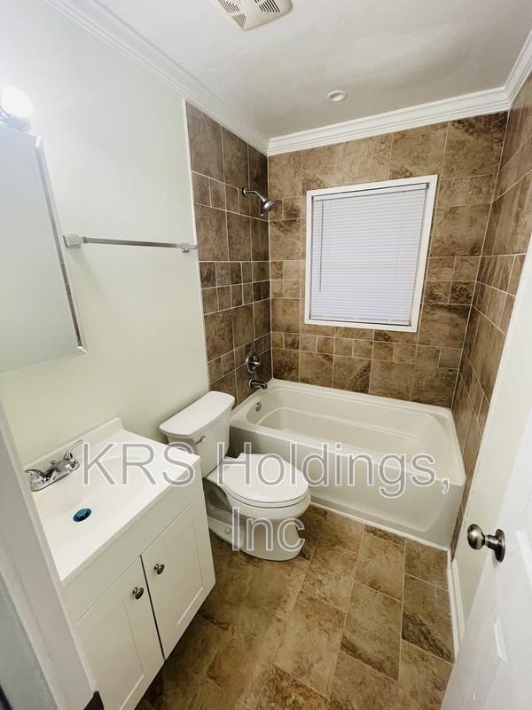 Building Photo - 7384 Kirby Crescent