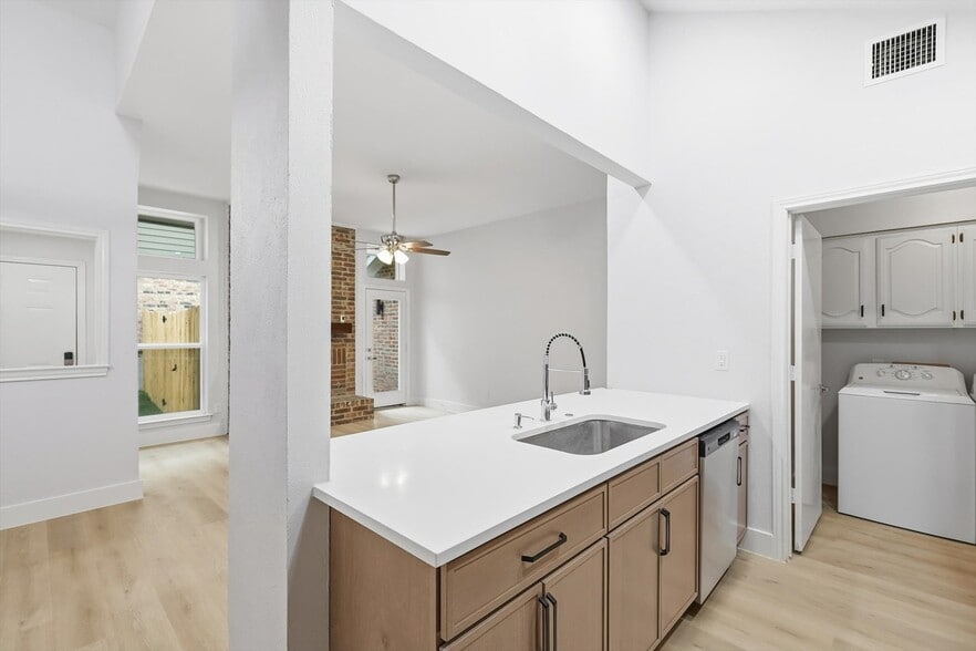 Building Photo - 4813 Via Ventura