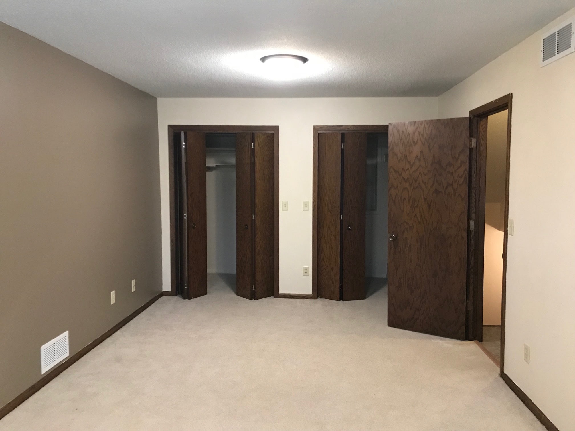 Building Photo - 408 Holly Ln
