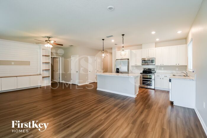 Building Photo - 205 Orient Dr