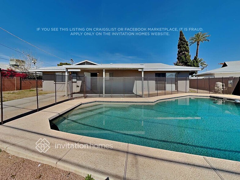 Building Photo - 3401 W Belmont Ave