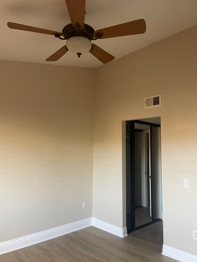 Building Photo - 3969 Nobel Dr