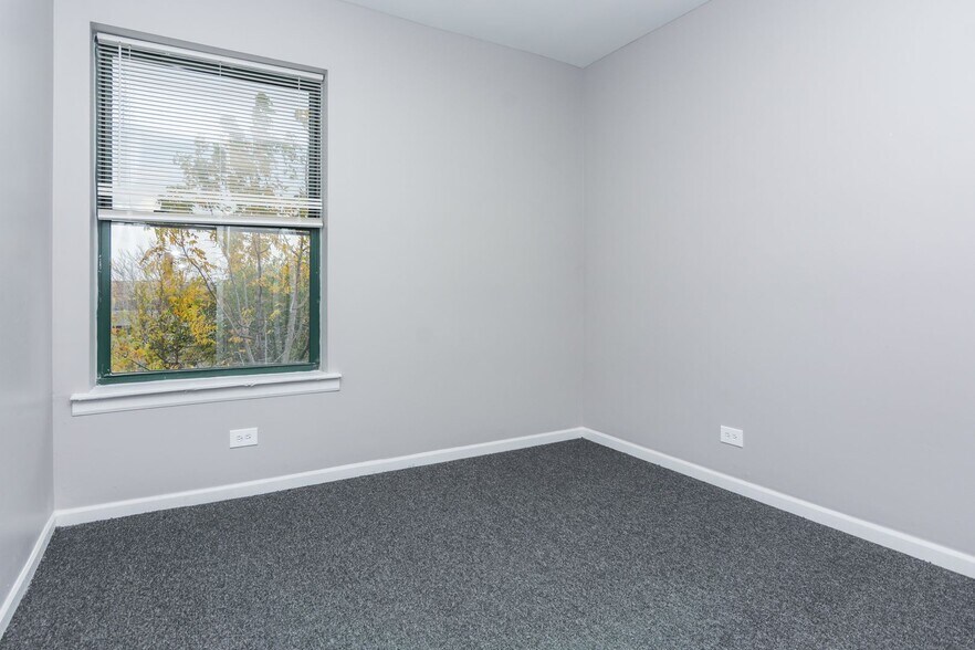 Building Photo - 6137 S Indiana Ave