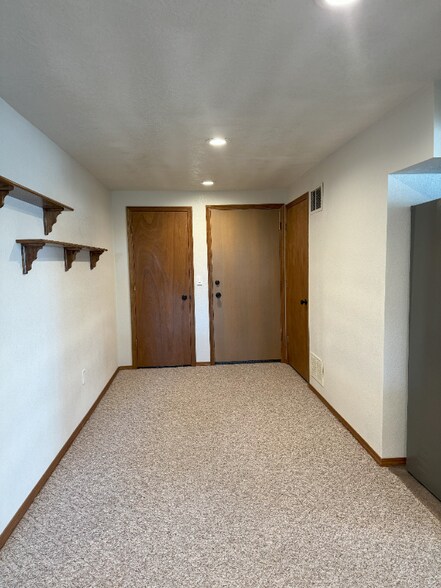 Building Photo - 8001 E Gunning Dr