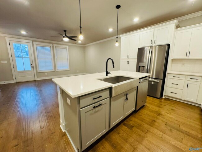 Building Photo - 136 Iberville St