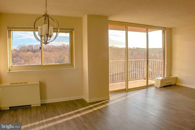 Building Photo - 1225 Martha Custis Dr