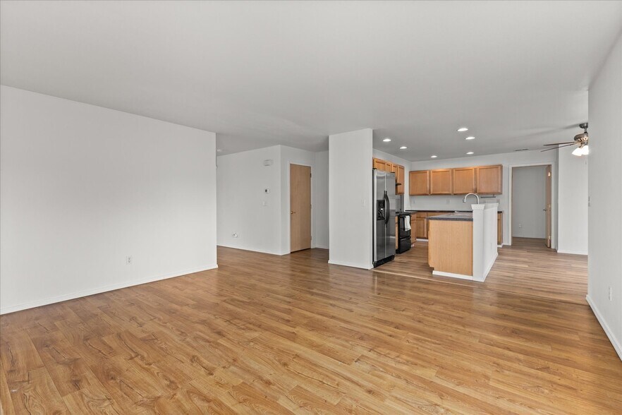 Building Photo - 12124 130th St E
