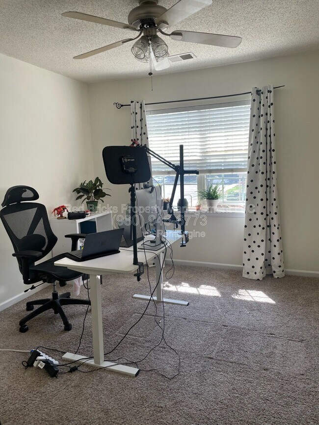 Building Photo - 11649 Boxer Ln