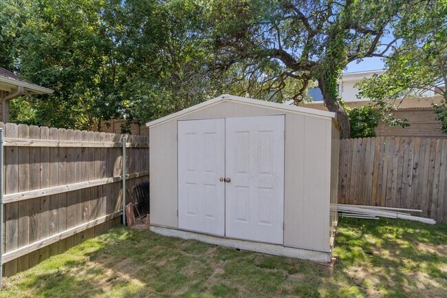 Building Photo - 207 Colby Ln
