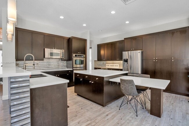 Building Photo - 5258 SW 183rd Ave
