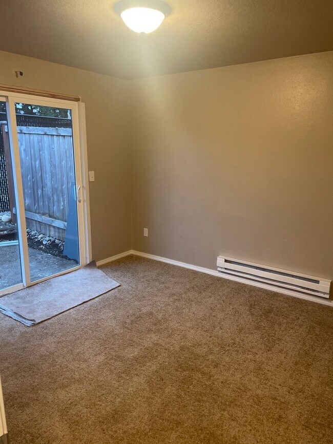 Building Photo - Puyallup Southhill Apartment Complex