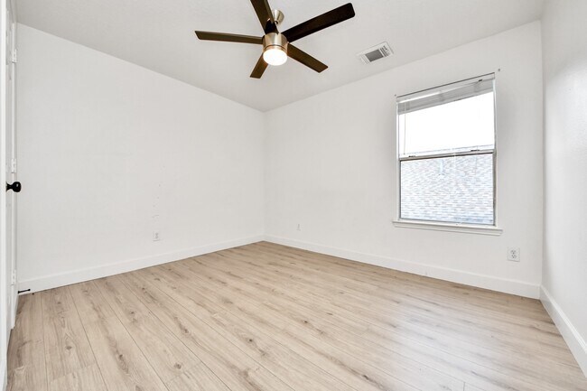 Building Photo - 13515 Scarab Dr