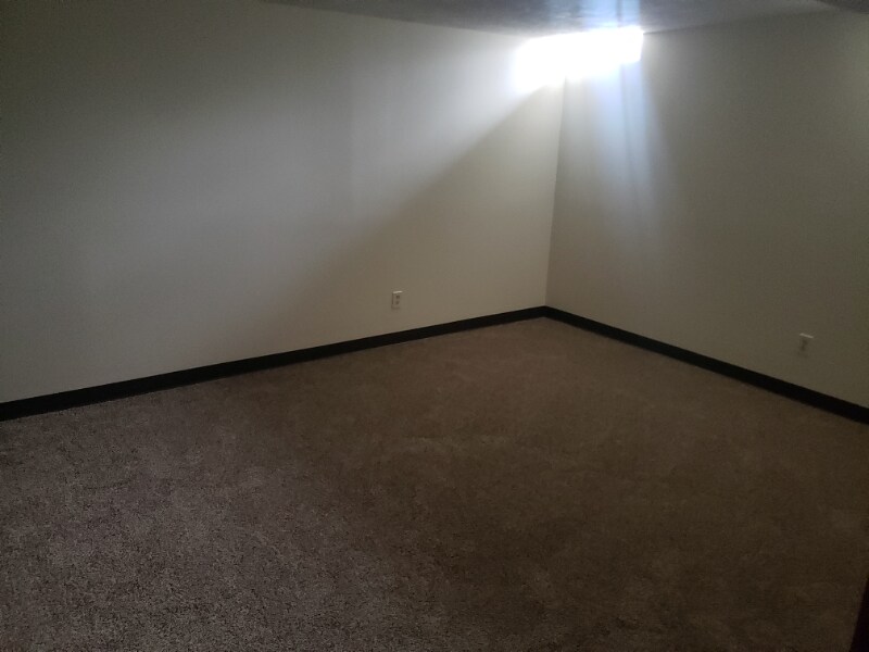 Building Photo - 3117 S Pinecrest St