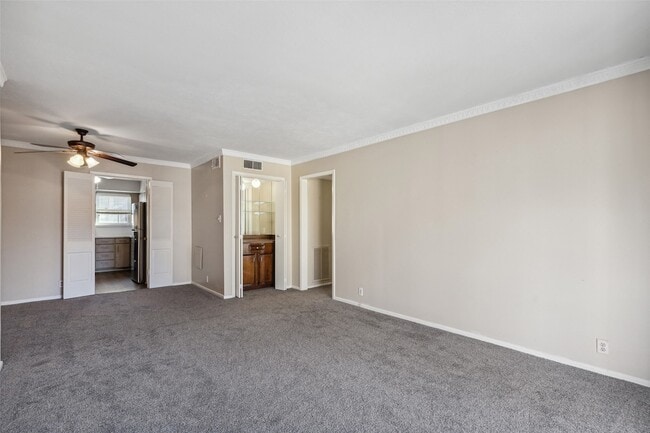 Building Photo - 7918 Royal Ln