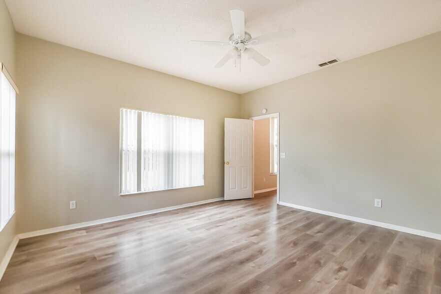 Building Photo - 1760 Sparkling Water Cir