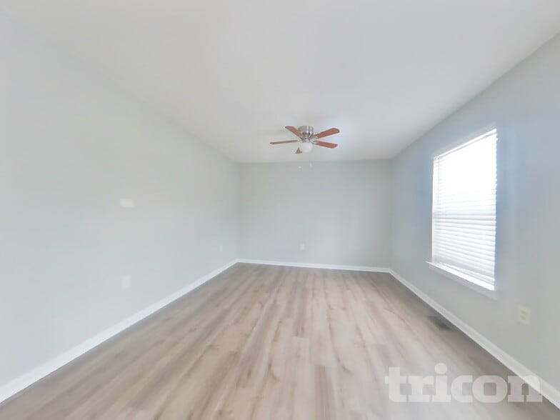 Building Photo - 1010 Allward Dr