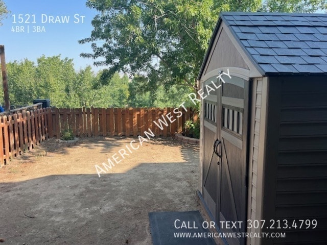 Building Photo - 1521 Draw St