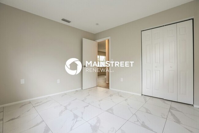 Building Photo - 3 Bedroom Pet-Friendly Home in VENICE, FL with Main Street Renewal