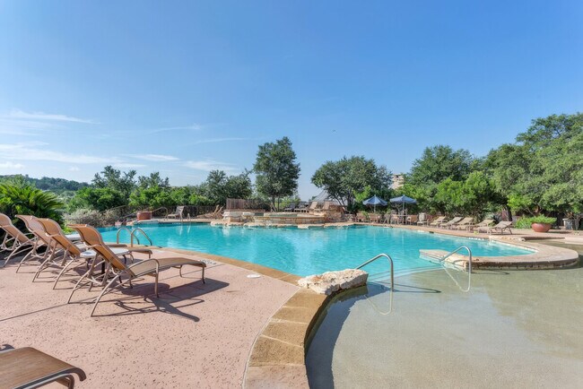 Building Photo - 18004 Edgewood Way