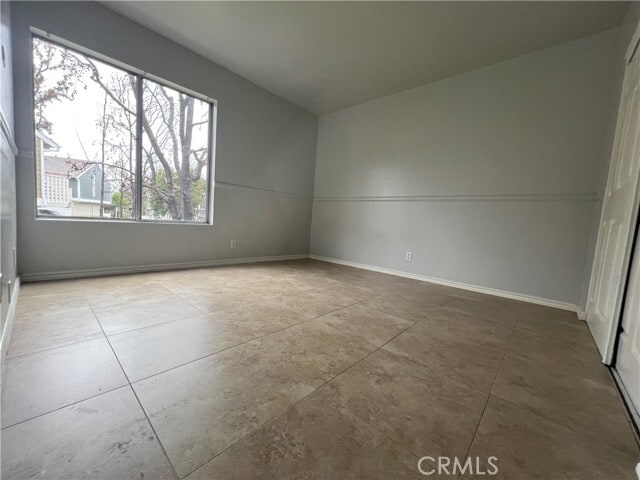 Building Photo - 36 Birchwood Ln